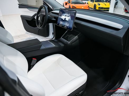 Used 2026 Tesla Model Y Long Range RWD image 11