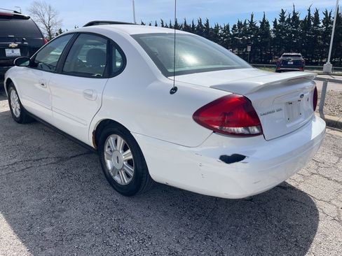 Used 2007 Ford Taurus SEL image 5
