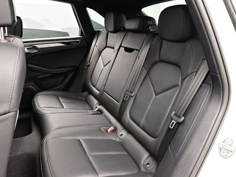 Certified 2024 Porsche Macan AWD/4WD image 15