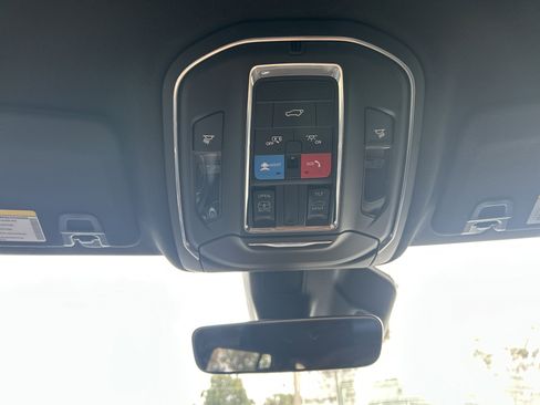 New 2025 Jeep Grand Cherokee Altitude image 52