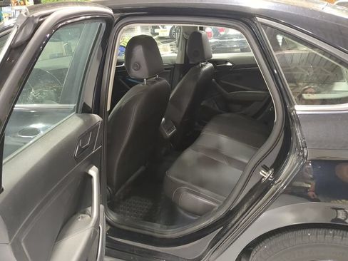 Used 2019 Volkswagen Jetta SEL w/ Cold Weather Package FWD image 12