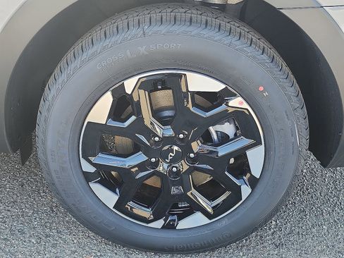 New 2026 Kia Sorento S w/ S Panoramic Sunroof Package image 5