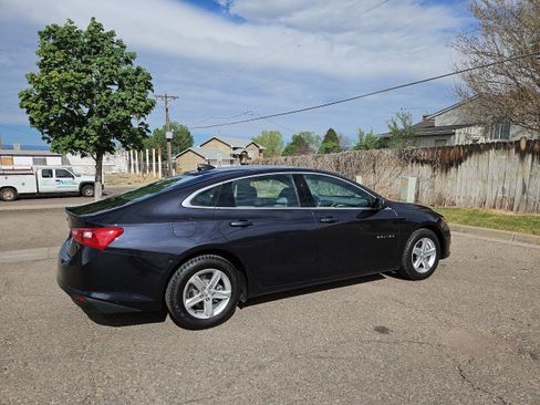 Used 2022 Chevrolet Malibu LS w/ Driver Confidence Package II FWD image 4