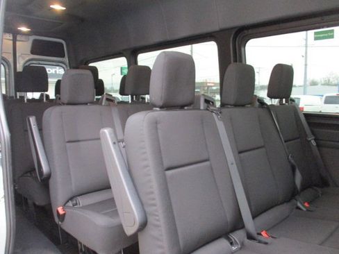 Used 2025 Mercedes-Benz Sprinter 2500 image 4