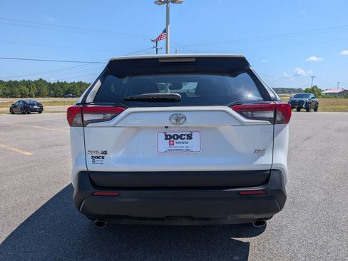 Used 2023 Toyota RAV4 XLE Premium FWD image 4