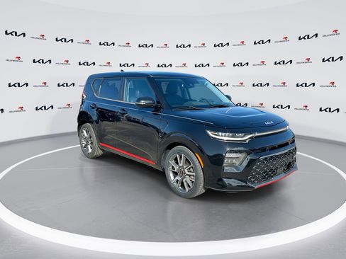 Certified 2022 Kia Soul Turbo FWD image 2