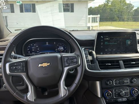 Used 2023 Chevrolet Suburban LT RWD image 11