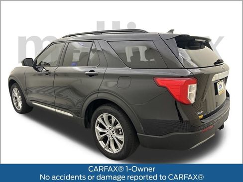 Certified 2022 Ford Explorer XLT w/ Equipment Group 202A image 15