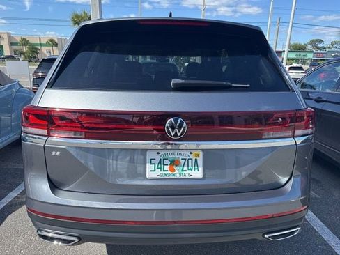 Used 2025 Volkswagen Atlas SE image 8