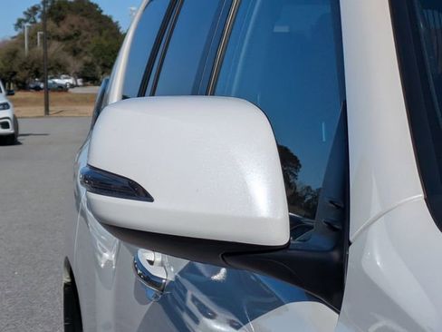 Used 2023 Lexus GX 460 Premium w/ Premium Package image 11