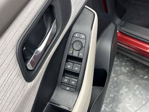 Used 2023 Nissan Rogue SV AWD/4WD image 7