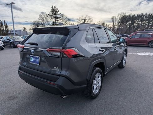 Used 2020 Toyota RAV4 XLE image 6