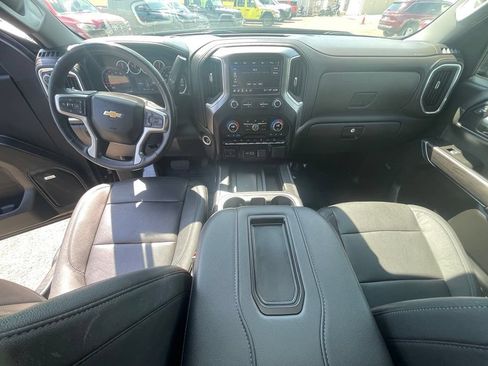 Used 2022 Chevrolet Silverado 1500 LTZ w/ LTZ Premium Package AWD/4WD image 3