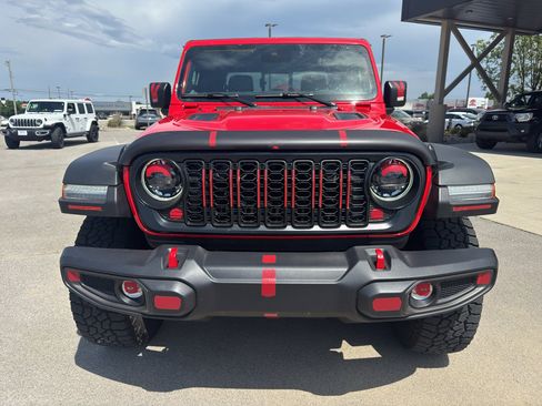 Used 2025 Jeep Gladiator Rubicon AWD/4WD image 8