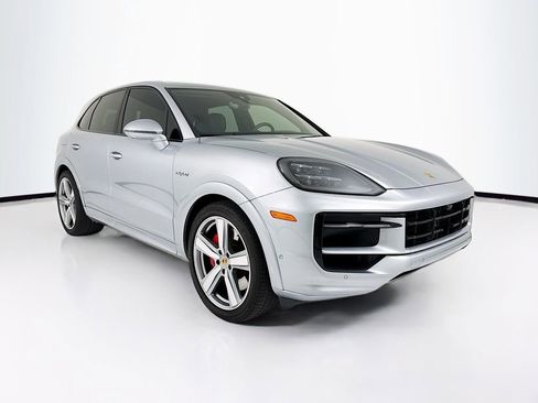 Certified 2024 Porsche Cayenne S AWD/4WD image 9