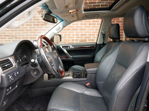 Used 2015 Lexus GX 460 w/ Premium Package AWD/4WD image 6