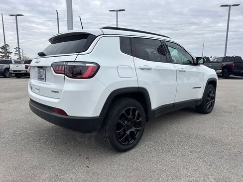 Used 2024 Jeep Compass Latitude image 7