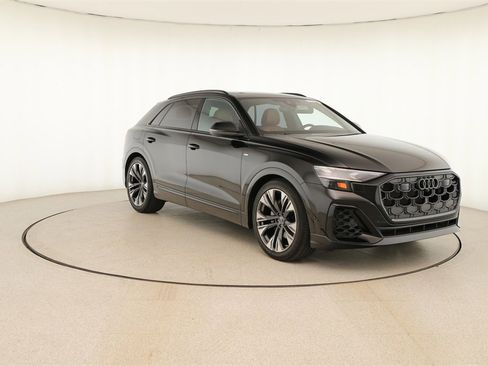 Certified 2025 Audi Q8 Prestige w/ Prestige Package image 10