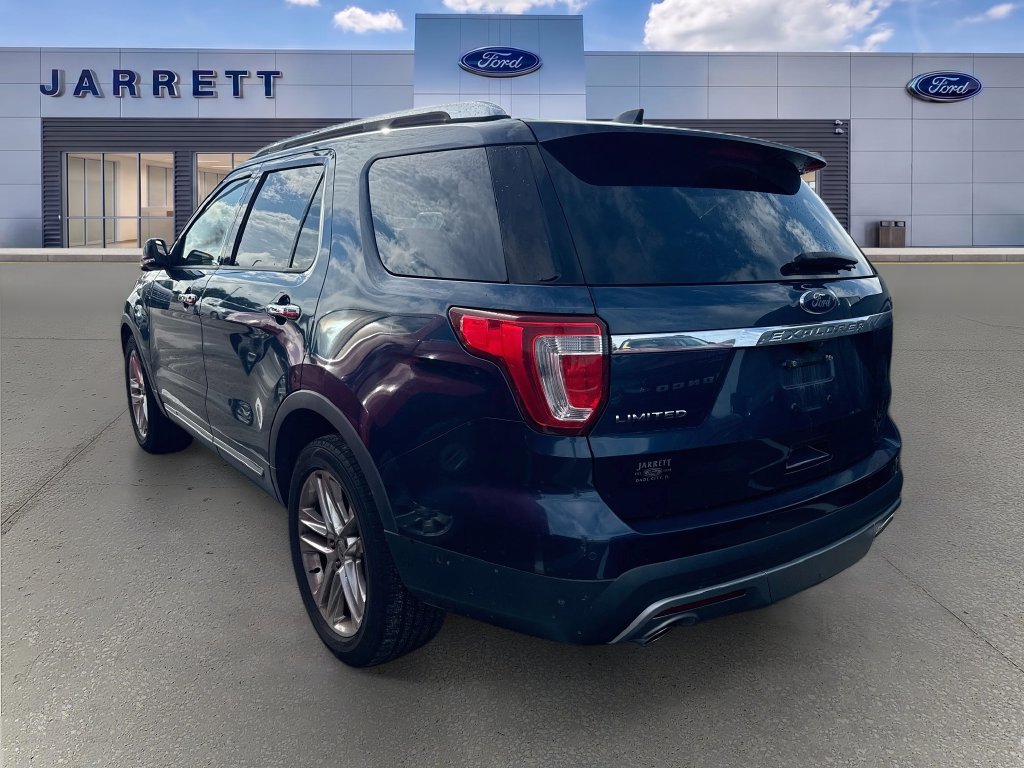 Used 2017 Ford Explorer Limited w/ Equipment Group 301A FWD image 3