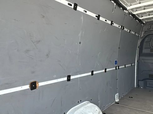 Used 2021 Freightliner Sprinter 2500 RWD image 21