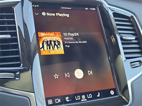 Certified 2025 Volvo XC90 B6 Ultra w/ Lounge Package image 25