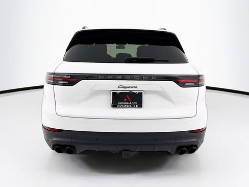 Certified 2023 Porsche Cayenne Platinum Edition image 6