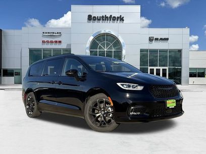 New 2026 Chrysler Pacifica Limited