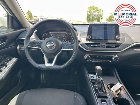 Used 2020 Nissan Altima 2.5 S AWD/4WD image 9