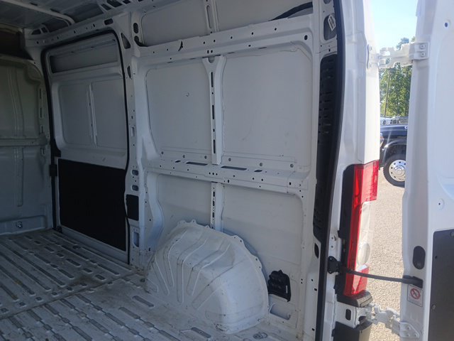 Used 2024 RAM ProMaster 2500 w/ Convenience Group FWD image 12
