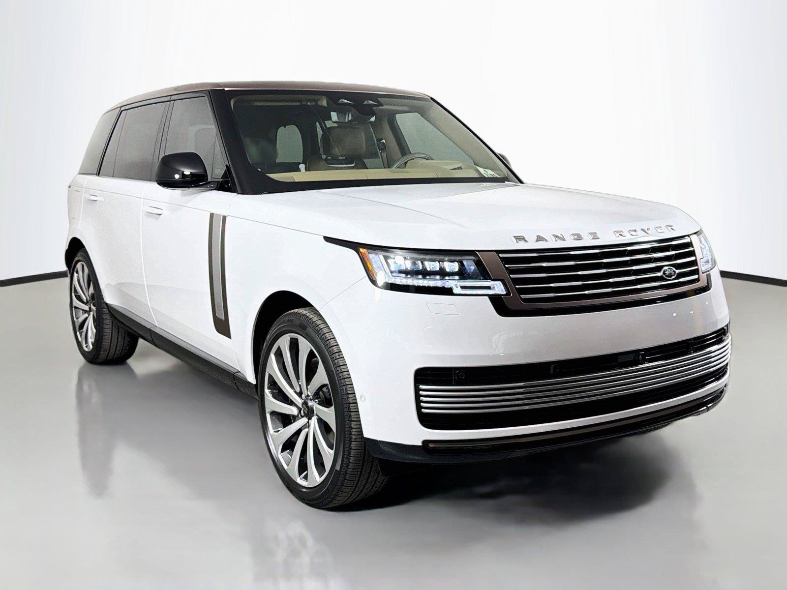 New 2027 Land Rover Range Rover SV AWD/4WD image 3