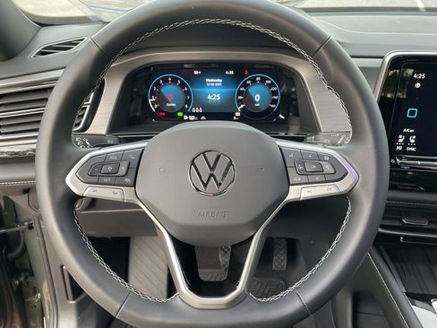New 2026 Volkswagen Atlas Cross Sport SE FWD image 18