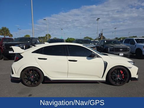 Used 2018 Honda Civic Type R image 2