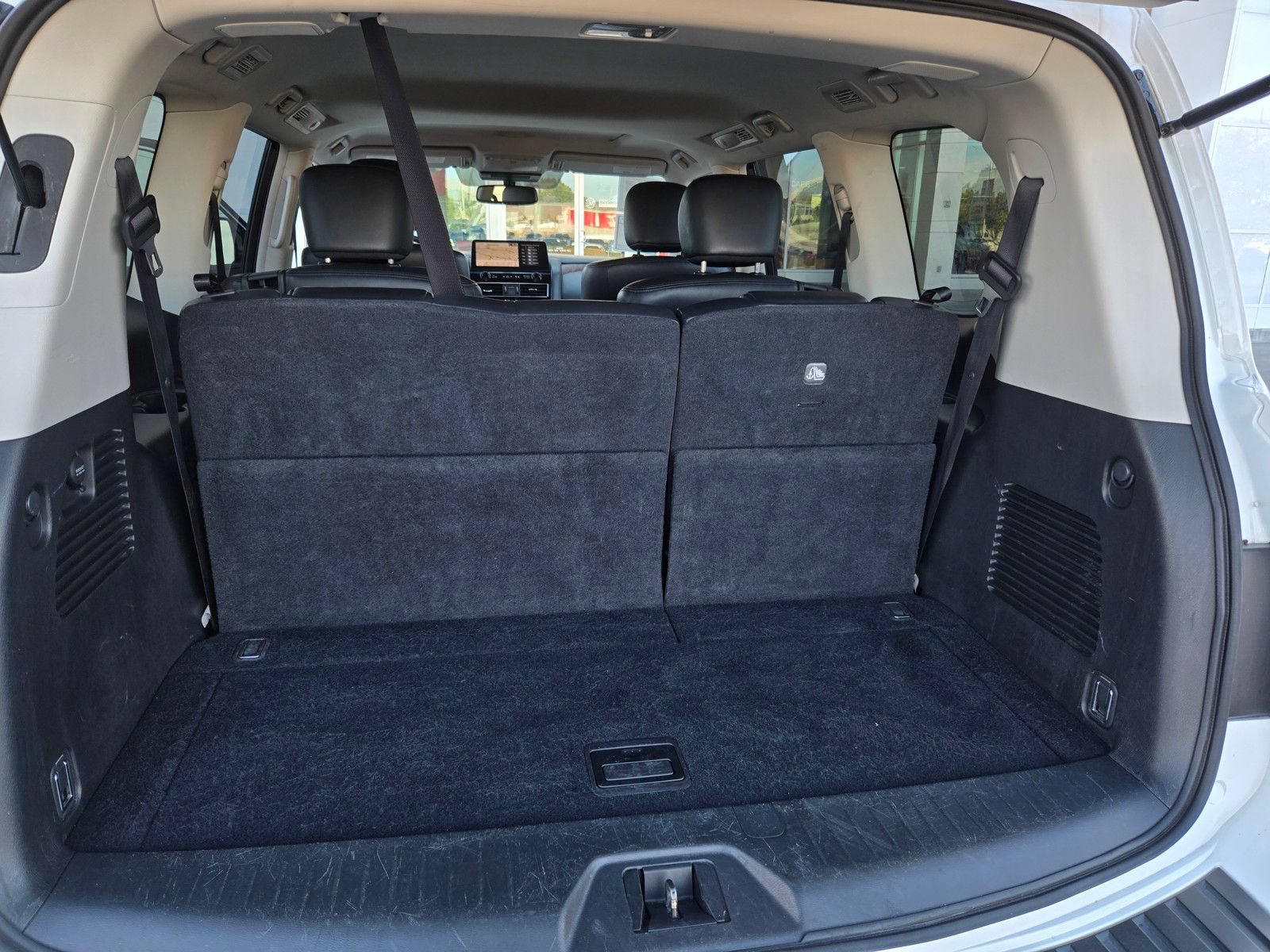 Used 2024 Nissan Armada SL w/ Captain's Chairs Package RWD image 25