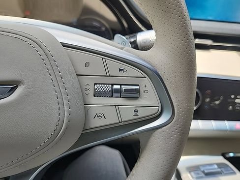 Used 2025 Genesis Electrified GV70 AWD/4WD image 10