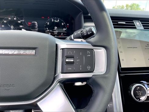 Used 2025 Land Rover Discovery Dynamic SE AWD/4WD image 20