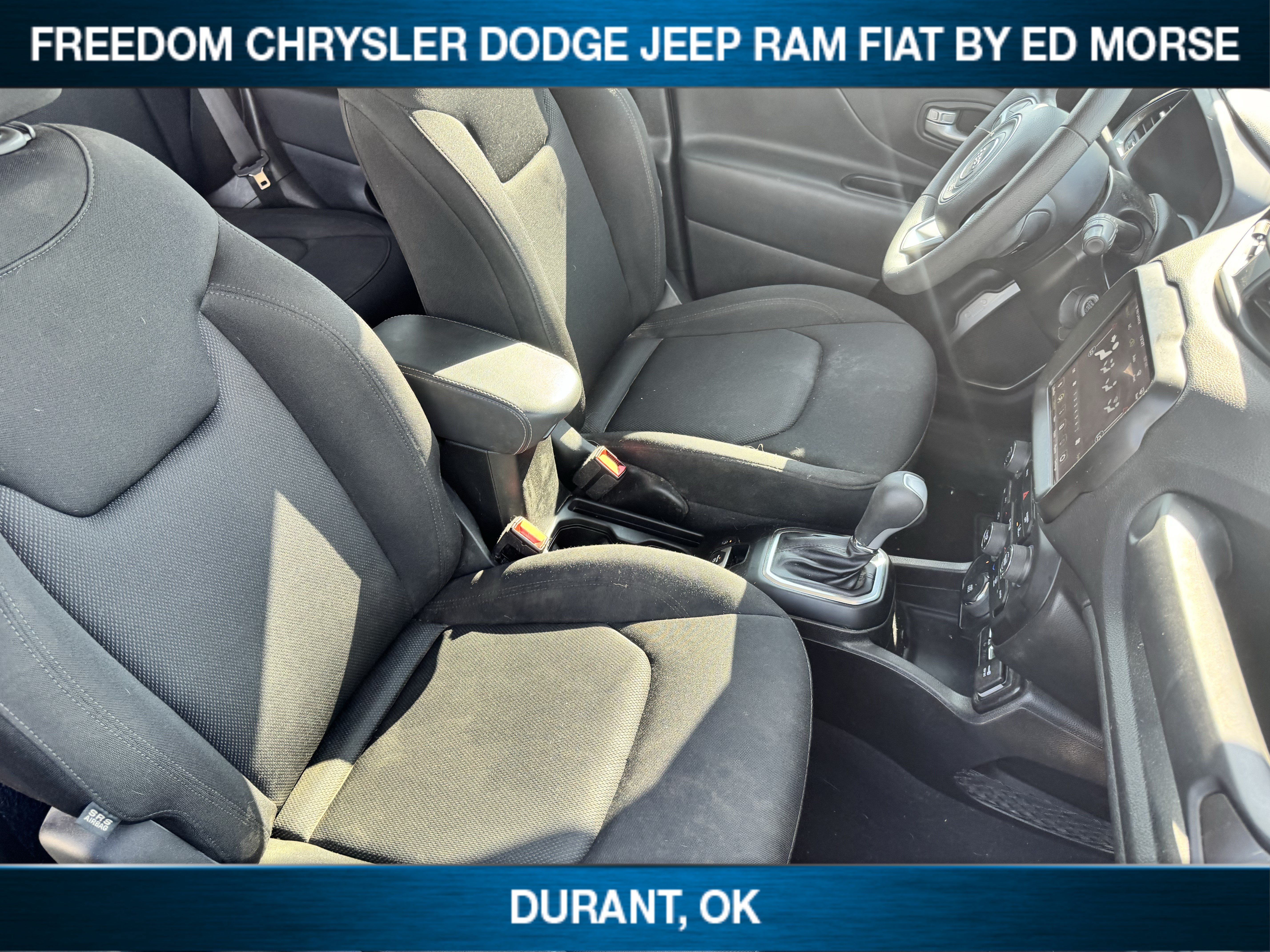 Used 2023 Jeep Renegade Latitude AWD/4WD image 9