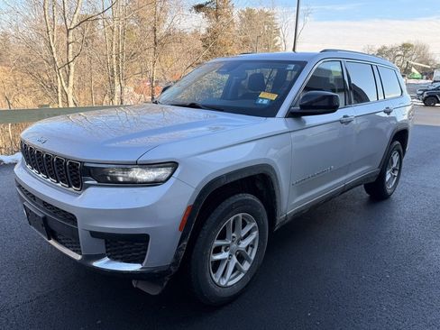 Used 2023 Jeep Grand Cherokee L Laredo image 3