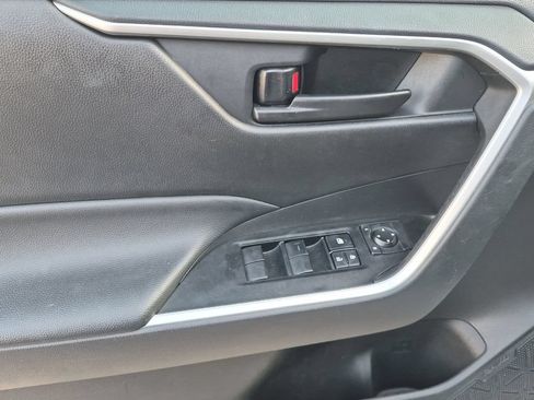 Certified 2025 Toyota RAV4 LE AWD/4WD image 11