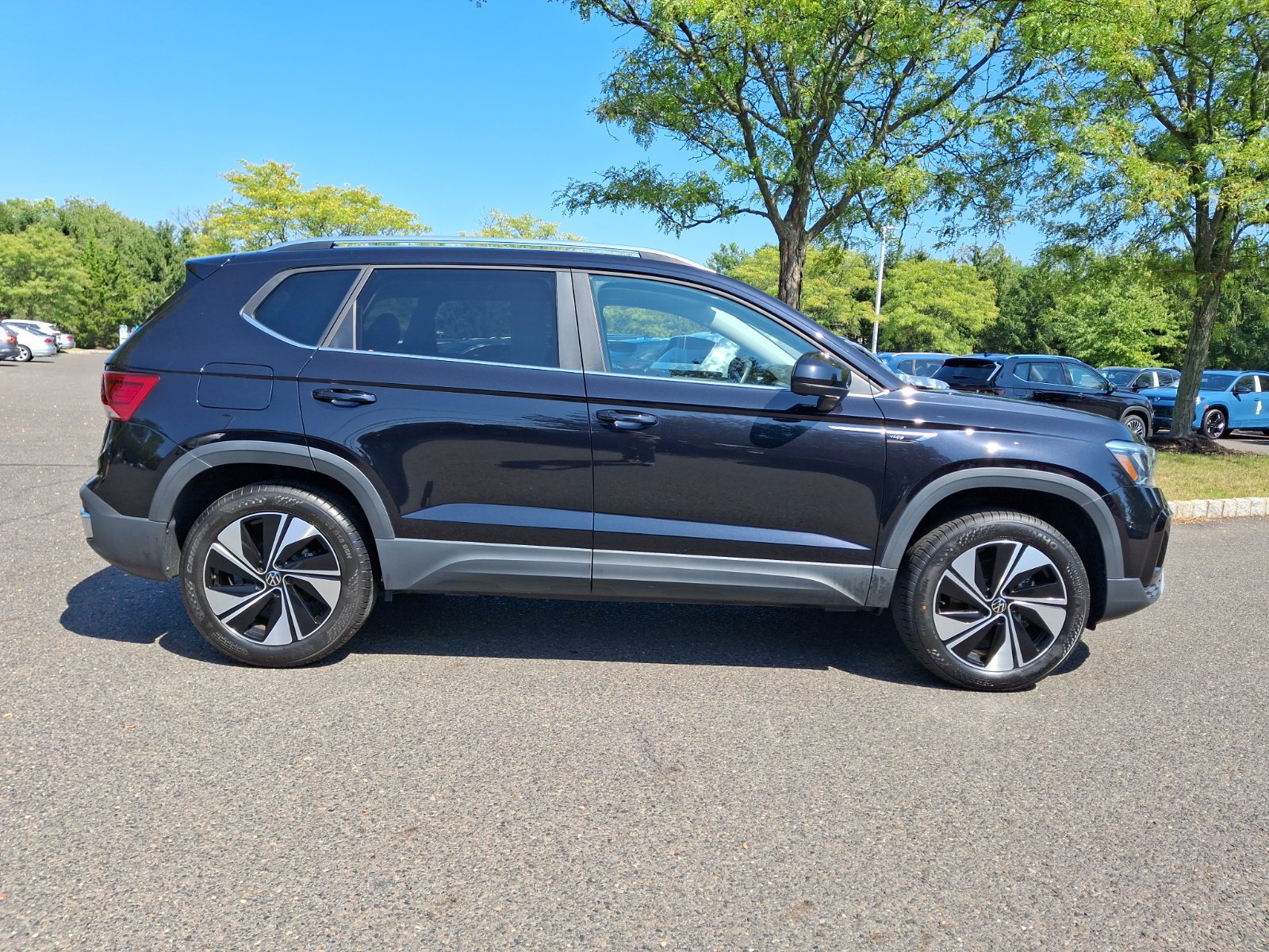 Certified 2024 Volkswagen Taos SE AWD/4WD image 7