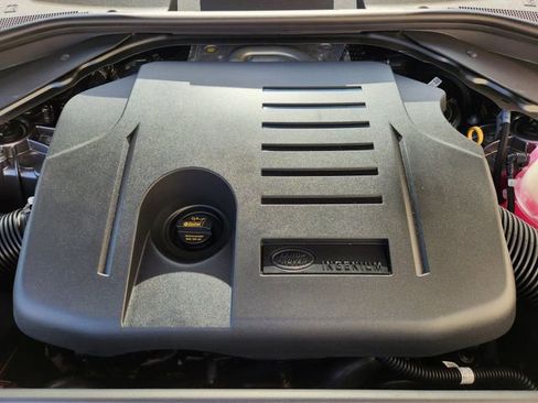 New 2026 Land Rover Range Rover Long Wheelbase SE image 21