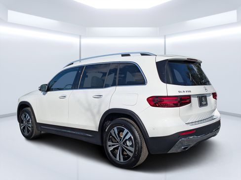 New 2026 Mercedes-Benz GLB 250 4MATIC image 8