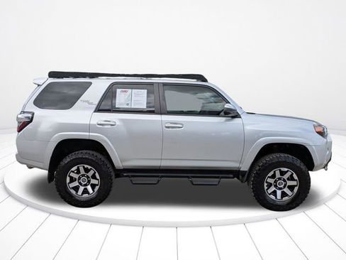 Used 2022 Toyota 4Runner TRD Off-Road AWD/4WD image 3