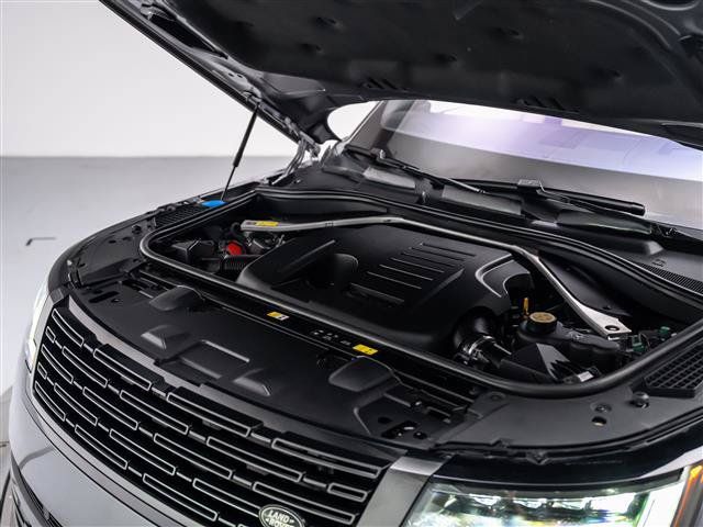 Used 2023 Land Rover Range Rover SE AWD/4WD image 10