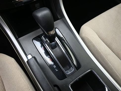 Used 2013 Honda Accord LX image 29