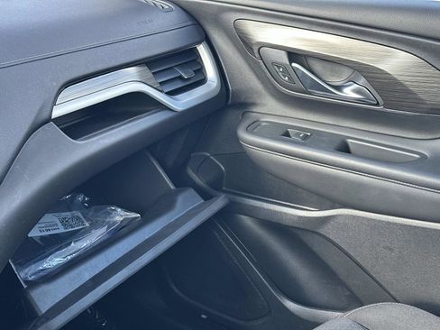 Used 2022 GMC Terrain SLE w/ Driver Convenience Package image 34