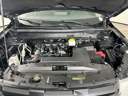 Used 2025 Nissan Pathfinder SV AWD/4WD image 34
