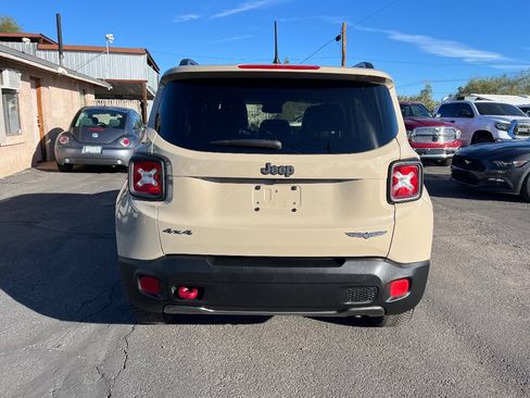 Used 2017 Jeep Renegade Trailhawk image 6