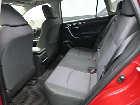 Used 2021 Toyota RAV4 XLE w/ Convenience Package AWD/4WD image 9
