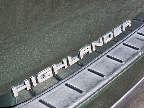 Used 2023 Toyota Highlander Limited image 13