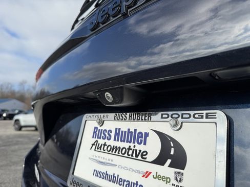 Used 2024 Jeep Grand Cherokee Limited w/ Luxury Tech Group II image 5